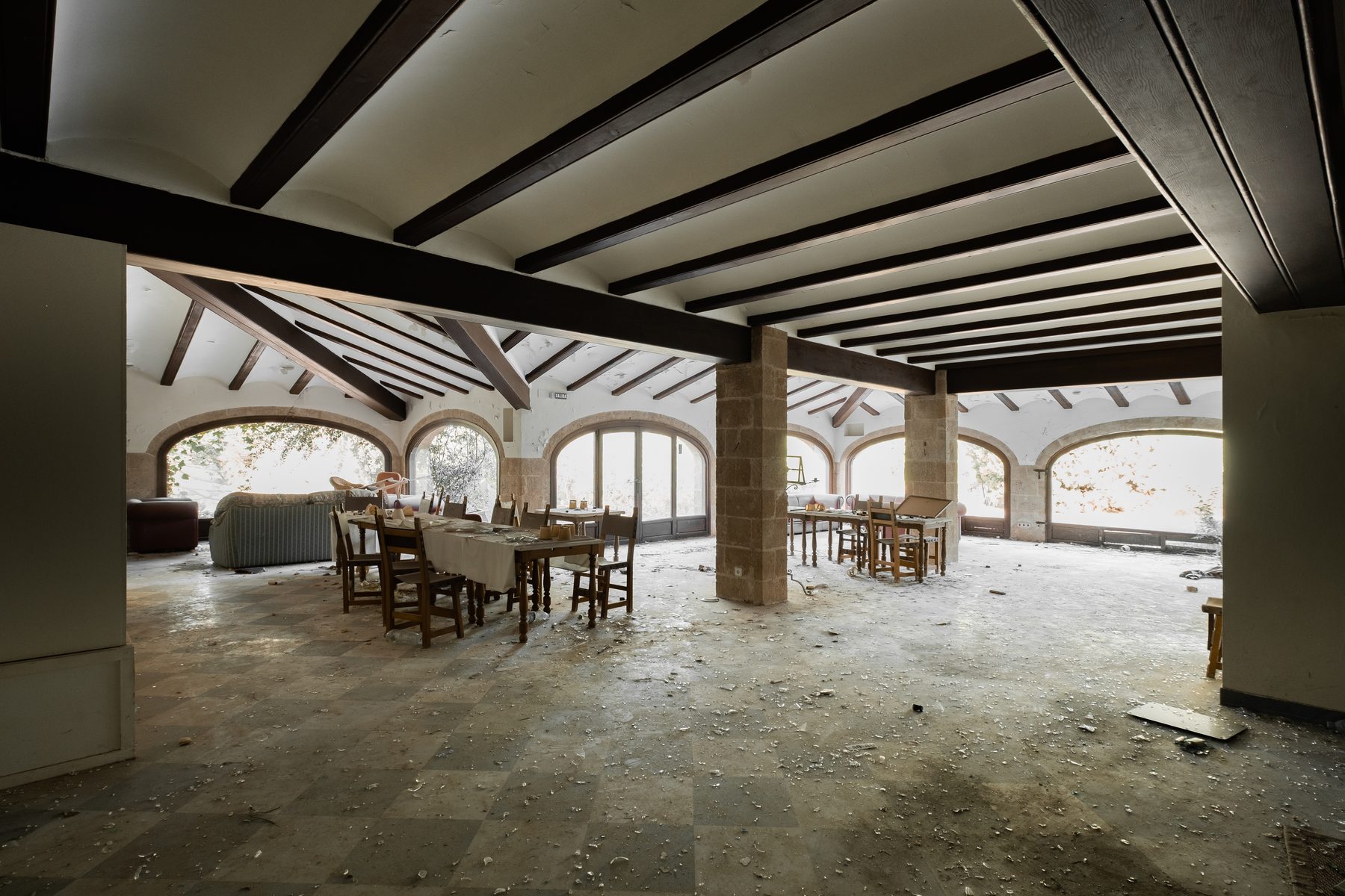 Sal&oacute;n comedor interior